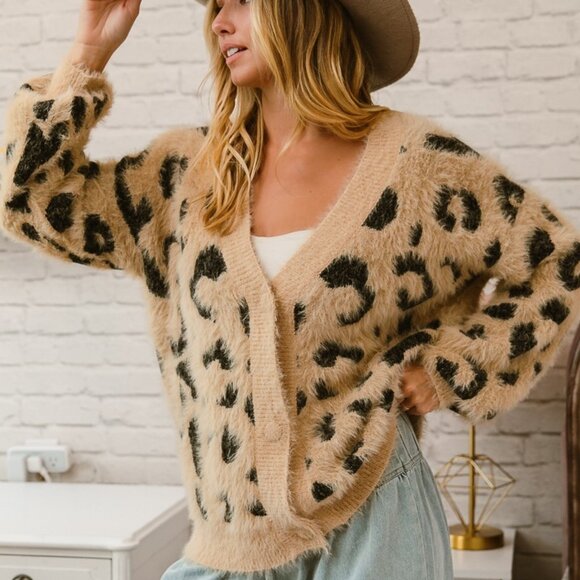 Leopard Print Fuzzy Cardigan - Picture 5 of 5